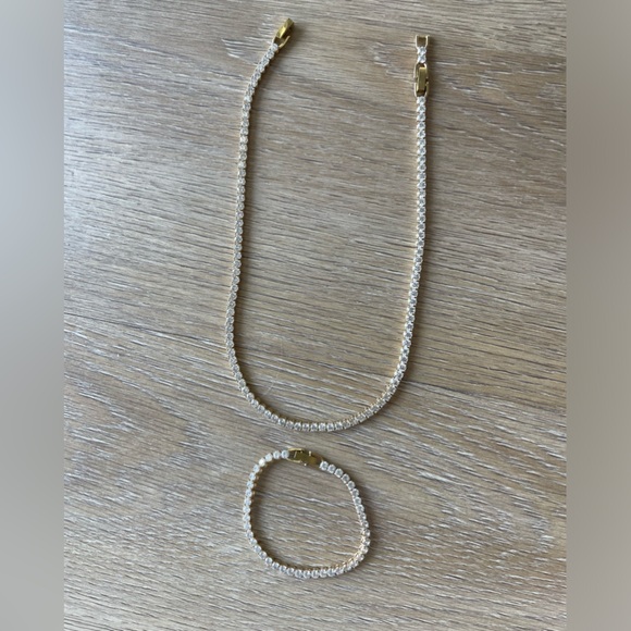 Necklace and bracelet! - Picture 2 of 3